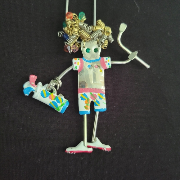 Golfer Girl Pendant - Picture 4 of 4